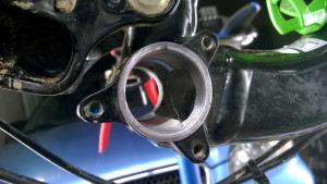 spcialized_enduro_comp_2011_bottom_bracket_threads